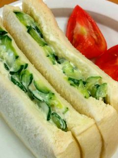 Foto resep Sandwich Mentimun untuk bekal piknik