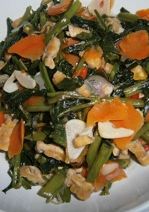 Foto resep Kangkung Tumis Wortel & Tempe