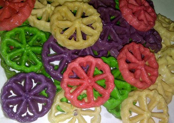 Anti Ribet, Memasak Kue Kembang Goyang Enak