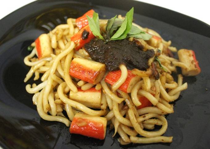 Yaki Udon with Bumbu Rendang