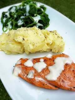 Foto resep Salmon steak with cheese sauce