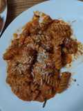 Pasta tomate cherry y albahaca