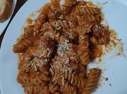 Una foto de pasta chili