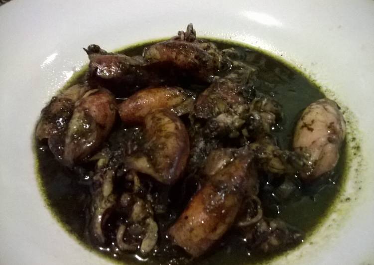 Bagaimana Membuat Cumi 'Hitam' Bumbu Ketumbar Lezat