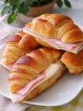 Croissants Rellenos de Jamón y Queso