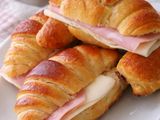 Croissants Rellenos de Jamón y Queso