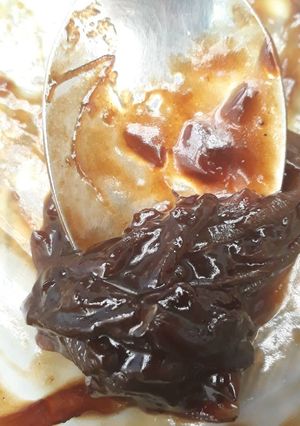 A picture of Caramelized onions.