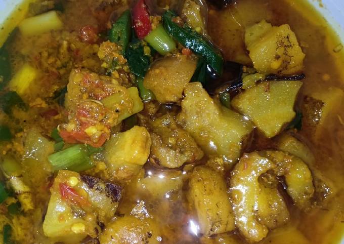 Anti Ribet, Bikin Kuning Kikil Sapi Cabe Hijau Farah Quinn