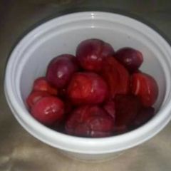 A picture of Herbal vinegar onion.