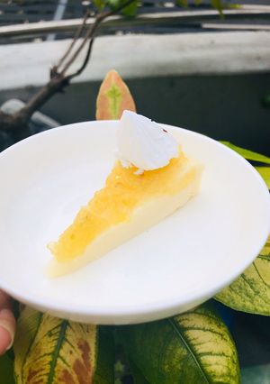 Hình của món Ăn xế: bánh sữa chua hấp mứt thơm cho bé.