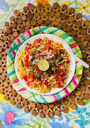 A picture of Bhadang (puff rice chivada).