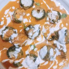 A picture of Palak koftas curry.