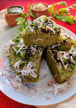 हरा भरा स्प्राउट्स पालक ढोकला रेसिपी मुख्य फोटो