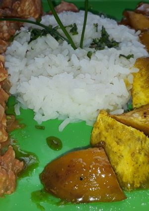 Una foto de Lo mejor en sabor! Pollo con batatas al curry y arroz