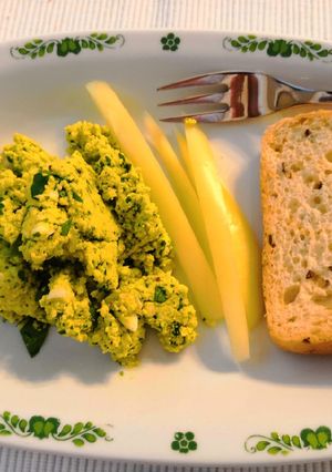 Medvehagymaleveles tojáskrém recept fotója