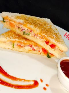 मोयोनेस सैंडविच (mayonnaise sandwich recipe in Hindi) रेसिपी मुख्य फोटो