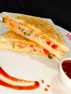 मोयोनेस सैंडविच (mayonnaise sandwich recipe in Hindi) रेसिपी मुख्य फोटो