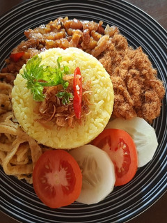 Foto resep Nasi kuning magic com praktis