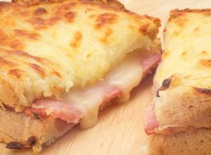 Une photo de Croque monsieur au four