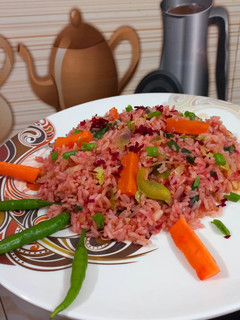 बीटरूट चायनीज फ्राइड राइस (Beetroot Chinese Fried Rice recipe in hindi) रेसिपी मुख्य फोटो