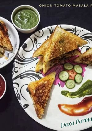 A picture of Onion Tomato Masala Papad Sandwich.