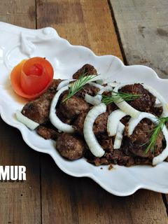 Foto resep Bola-Bola Daging Masak Semur