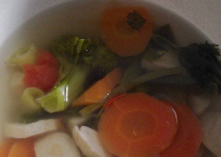 Sup bening brokoli bakso