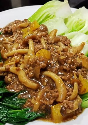 Foto resep Pokcoy Siram Jamur Shimeji