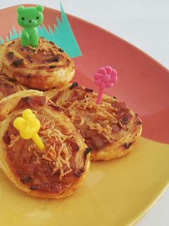 Foto resep Smoked Beef & Sausage Roll