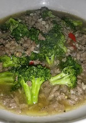 Foto resep Tumis Brokoli Cah Daging Alacin