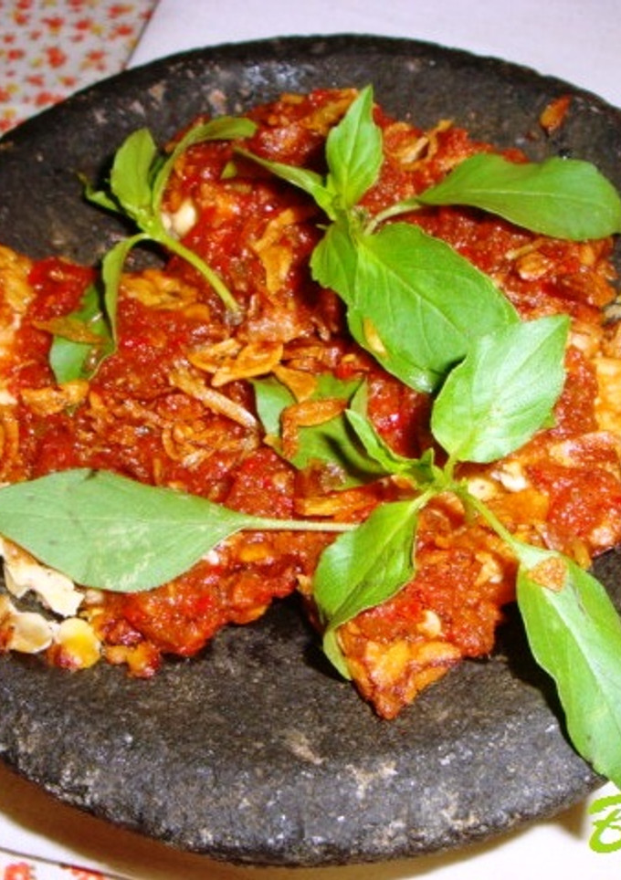 Foto resep Tempe Penyet Tabur Daun Kemangi
