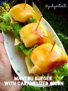 Foto resep Mantau Burger with Caramelized Onion