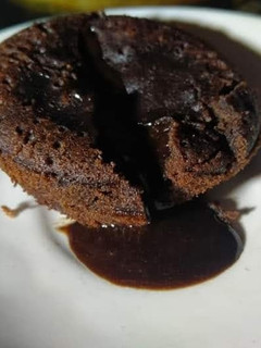 चॉकलेट लावा केक(chocolet lava cake recipe in hindi) रेसिपी मुख्य फोटो
