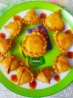 A picture of Singhara or Samosa Recipe.