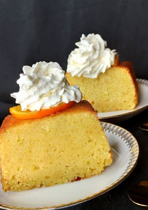 Une photo de CAKE À L'ORANGE 🍊🍊🍊🧡
