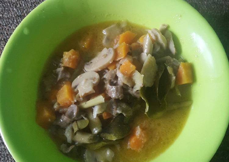 Tom Yam Ampela Jamur