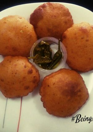 A picture of Tomato Puri.