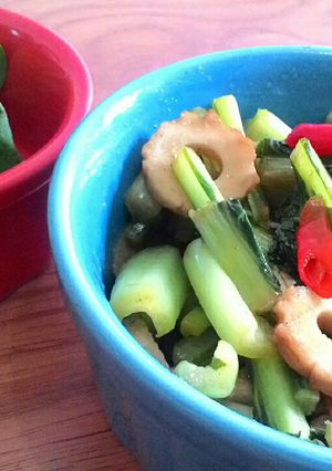 Foto resep Sauteed Green Caisim and Fish Cake with Soy Sauce (Tumis caisim fish cake kecap asin)