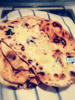 Φωτογραφία της συνταγής "Flatbreads"- Πίτα/ψωμάκι