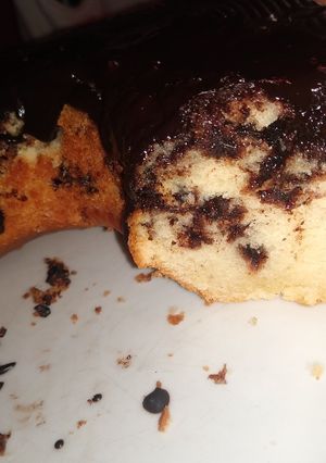 Una foto de Bizcochuelo de vainilla con chips de 🍫😍