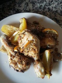 Una foto de Muslos de pollo al horno