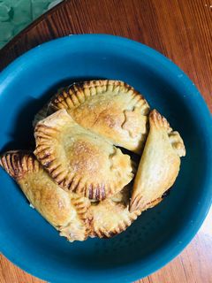 Una foto de Empanadas de guayaba y queso