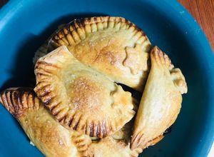 Una foto de Empanadas de guayaba y queso