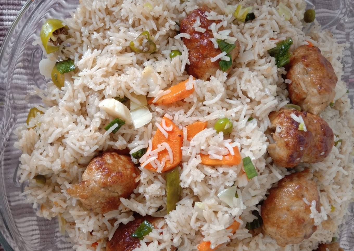 Vegetable Rice with gola kabab