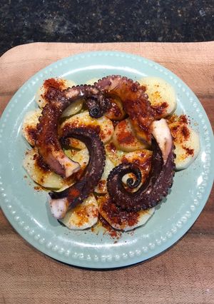 Una foto de Pulpo Español con papas y dorado a la plancha