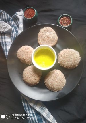 A picture of Sprouted Ragi idli.