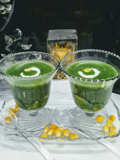 A picture of Spinach corn soup.