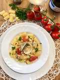 Mezzemaniche con tartufi di mare e ceci