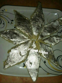 इंस्टेंट काजू कतली (Instant kaju katli recipe in Hindi) रेसिपी मुख्य फोटो