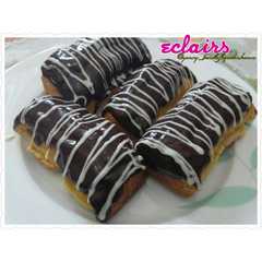 A picture of Eclairs a.k.a choux pastry.